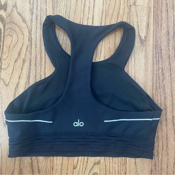 Alo Yoga Endear Sports Bra - Black - Small - Picture 5 of 8